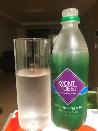 몽베스트 Montbest with Sparkling water Plain 20병 — 5점을 준 리뷰어가 2022년 8월 올린 사용 사진