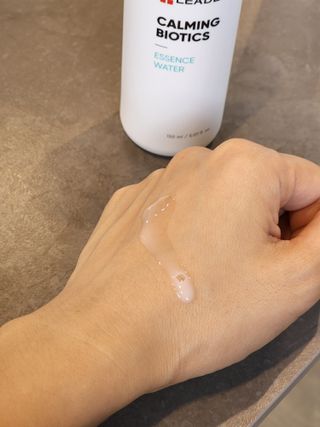 리더스코스메틱 리더스 카밍 바이오틱스 #1등 진정 기획세트 [에센스 워터150ml + 크림 마스크80ml] — 5점을 준 리뷰어가 2022년 8월 올린 사용 사진