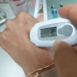 나우 [리브엠] 123억개 엑소좀으로 채운 눈부신 광채, 엑소코어 화이트닝 텐션 앰플 — 5점을 준 리뷰어가 2023년 11월 올린 사용 사진