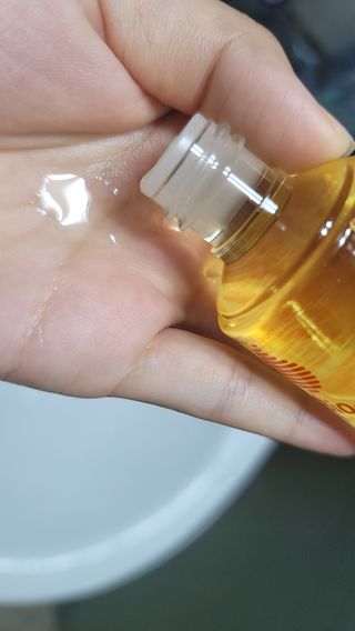 바이오오일 [바이오-오일] 스킨케어 오일 내추럴 60ml — 4.5점을 준 리뷰어가 2021년 11월 올린 사용 사진