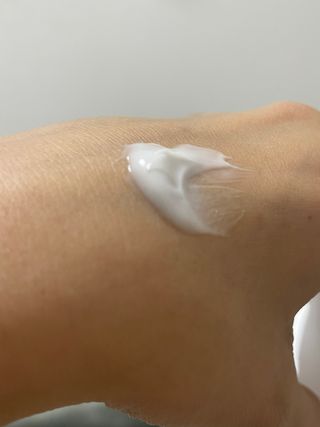 비엔디 2NOW[한글]]BnD 바디 미백 겨드랑이 크림 — 4.5점을 준 리뷰어가 2025년 1월 올린 사용 사진