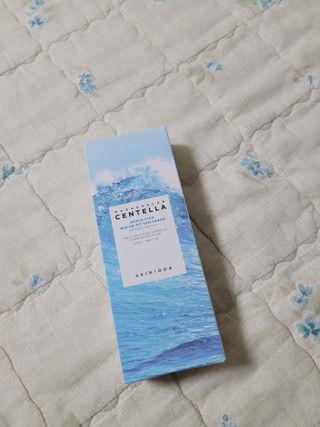 [스킨1004] 마다가스카르 센텔라 히알루-시카 워터핏 선세럼 50ml — 5점을 준 리뷰어가 2024년 5월 올린 사용 사진