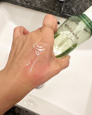 스킨큐어 산다화 순한 클렌징 동백 오일 200ml — 5점을 준 리뷰어가 2023년 8월 올린 사용 사진