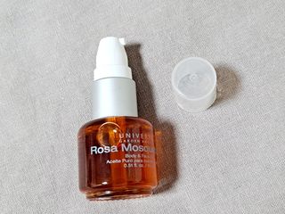 유니베르소 로즈힙 오일 15ml — 5점을 준 리뷰어가 2021년 6월 올린 사용 사진
