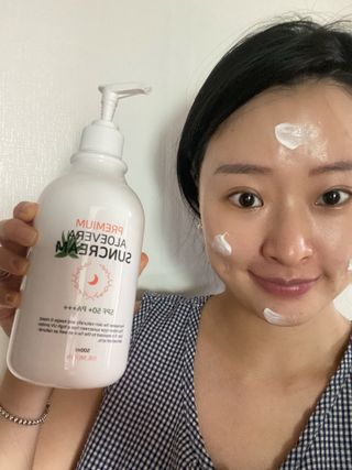 [닥터문] 프리미엄 알로에베라 선크림 500ml — 5점을 준 리뷰어가 2022년 7월 올린 사용 사진