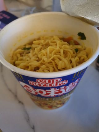 NISSIN 닛신 컵누들  4종 - 씨푸드오리지날, 씨푸드 스파이시, 씨푸드 커리, 씨푸드 XO소스 — 5점을 준 리뷰어가 2022년 11월 올린 사용 사진