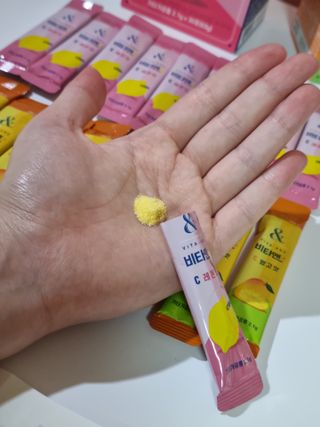 비타앤C 레몬맛, 망고맛 — 5점을 준 리뷰어가 2021년 7월 올린 사용 사진