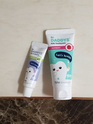 닥터데디스 안심저불소 키즈치약 (라즈베리, 청포도향 중 택 1) 60g +  여행용 미니 치약 15g — 5점을 준 리뷰어가 2022년 7월 올린 사용 사진