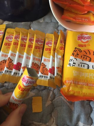 광동생활건강 프리 [광동] VB와 VC를 함유한 멀티 비타민 비타 500 데일리 스틱 180포 — 5점을 준 리뷰어가 2022년 6월 올린 사용 사진
