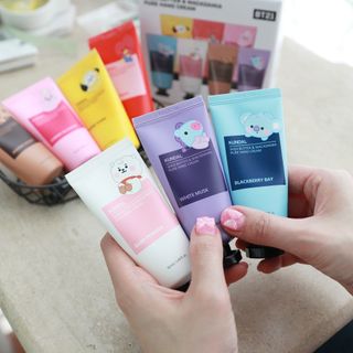 쿤달 BT21 시어버터 앤 마카다미아 퓨어 핸드크림 50ml 7구 기프트 세트 — 5점을 준 리뷰어가 2021년 3월 올린 사용 사진
