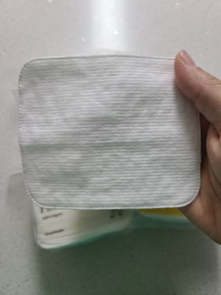 디어엘로디 프리미엄 유기농 베이비 솜티슈 40매 3 + 1 PACK — 5점을 준 리뷰어가 2021년 2월 올린 사용 사진