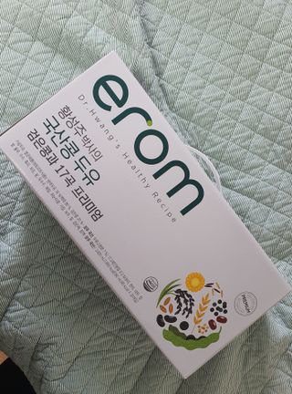 이롬 황성주 박사의 국산콩 두유 검은콩과 17곡 프리미엄 — 4점을 준 리뷰어가 2021년 5월 올린 사용 사진