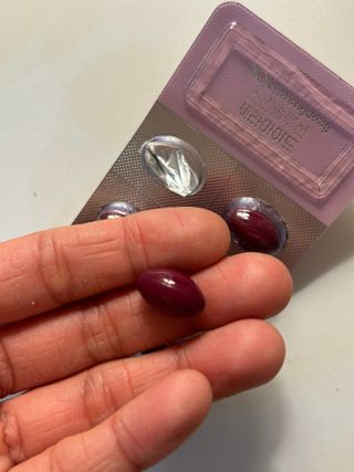 광동생활건강 [다시 쌓는 피부장벽] 광동 스킨솔루션 세라마이드 60캡슐 — 5점을 준 리뷰어가 2023년 6월 올린 사용 사진