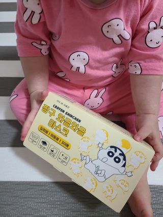 [숨그림]  덴탈마스크 짱구 우리아이 그리고 내가 쓰는 믿을수있는 케릭터 마스크  16종 — 5점을 준 리뷰어가 2021년 10월 올린 사용 사진