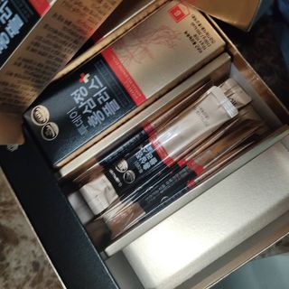 서울약사신협_투데이홍삼정플러스스틱_10g x 60포 — 5점을 준 리뷰어가 2021년 7월 올린 사용 사진