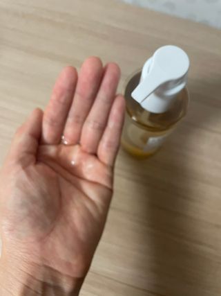 스킨1004 [SKIN1004] 마다가스카르 센텔라 라이트 클렌징 오일 200ml — 5점을 준 리뷰어가 2024년 8월 올린 사용 사진