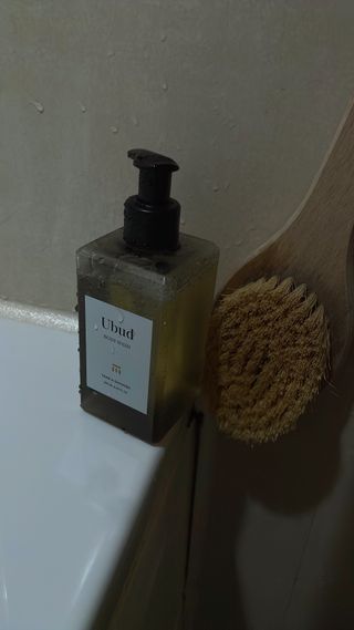 테이크어샤워 구매평)우붓 바디워시 Ubud BODY WASH 250ML — 5점을 준 리뷰어가 2025년 9월 올린 사용 사진