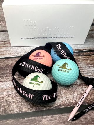 더위치골프(thewitchgolf) 프리미엄 골프 공 더위치골프 매트 펄 컬러의 3피스볼 더위치골프 골프볼 선물세트 — 5점을 준 리뷰어가 2023년 9월 올린 사용 사진