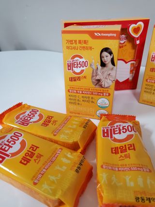 광동생활건강 [광동] 비타500데일리스틱 크리스마스 에디션 60포+20포 추가 증정&쇼핑백+스티커 gift — 4.5점을 준 리뷰어가 2021년 12월 올린 사용 사진