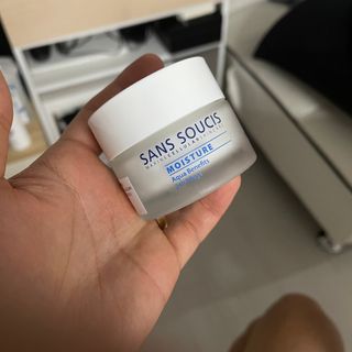 산수시 아쿠아 베네핏 24h 수부지 물광 속건조 수분크림 50ml — 5점을 준 리뷰어가 2021년 6월 올린 사용 사진