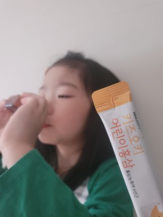 [이뮤니티플러스]우리아이 면역오키, 건강오키 _ 키즈오키 어린이홍삼 10포 1box — 4점을 준 리뷰어가 2022년 2월 올린 사용 사진