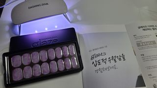 데싱디바 글레이즈 젤네일 스노쿨링 네일_5종 중 택 1 — 5점을 준 리뷰어가 2021년 8월 올린 사용 사진