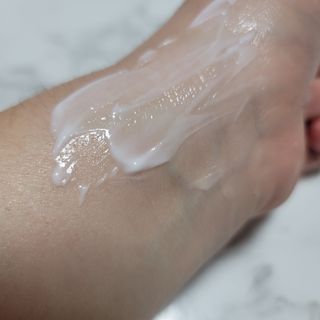 나우_ [리브엠]피부 속부터 겹겹이, 촘촘하게! 워터핏8중 수분착붙 크림 — 5점을 준 리뷰어가 2025년 1월 올린 사용 사진
