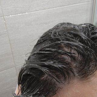 닥터시드 티트리 앤 라임 비건 지성케어 쿨 탈모 샴푸 (1000ml) — 5점을 준 리뷰어가 2024년 4월 올린 사용 사진