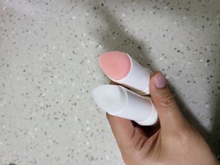 [트윙클라] 안티멜라 수딩 워터밤+안티링클 샤이닝 멀티밤 — 5점을 준 리뷰어가 2022년 6월 올린 사용 사진