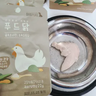 도그퓨어 푸드닭 강아지 닭고기 통살 애견간식 오리지널/차전자피/초록입홍합 — 5점을 준 리뷰어가 2021년 11월 올린 사용 사진