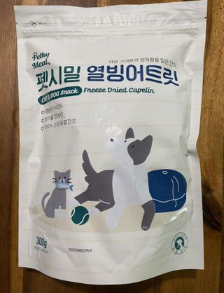 [펫시밀] 원물그대로 영양듬뿍 동결건조 왕북어트릿300g,왕치킨트릿400g,열빙어트릿300g 대용량 간식 — 5점을 준 리뷰어가 2023년 5월 올린 사용 사진