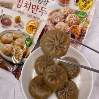 굽네몰 [굽네] 닭가슴살 만두 3종 9팩 — 5점을 준 리뷰어가 2021년 9월 올린 사용 사진