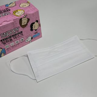 JHWORLD 스누피 마스크 정품 스누피 닥터클린 국내 아동용 성인용 3중 MB필터 일회용 덴탈마스크 50매 — 5점을 준 리뷰어가 2021년 9월 올린 사용 사진