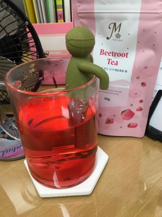 마시다 매혹적인 붉은 빛이 입안 가득히, 비트루트차 — 5점을 준 리뷰어가 2021년 3월 올린 사용 사진