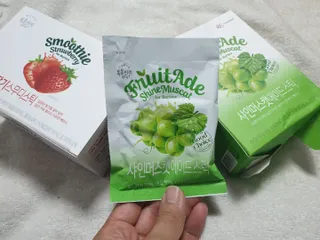 [복음자리] 바리스타 패키지 2종 랜덤발송 (딸기스무디 스틱+샤인머스캣에이드 or 망고스무디+자몽에이드) — 4점을 준 리뷰어가 2022년 7월 올린 사용 사진