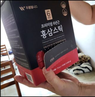 [푸름웰니스] 프리미엄 6년근 홍삼스틱 3mg x 100포 — 5점을 준 리뷰어가 2022년 5월 올린 사용 사진