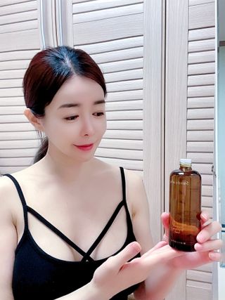 스킨큐어 산다화 비타민c 화이트닝 토너 150ml — 5점을 준 리뷰어가 2021년 12월 올린 사용 사진