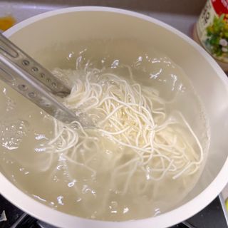 [한면원] 비빔국수 2인분 — 4점을 준 리뷰어가 2022년 8월 올린 사용 사진