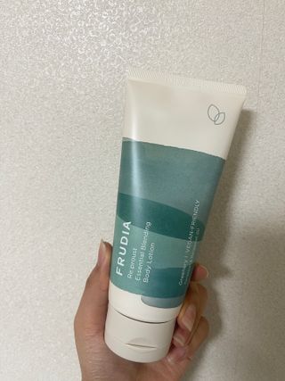 [후르디아] 올리브영 저자극 비건바디로션 — 4.5점을 준 리뷰어가 2023년 1월 올린 사용 사진