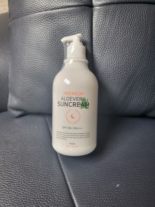 [닥터문] 프리미엄 알로에베라 선크림 500ml — 5점을 준 리뷰어가 2022년 7월 올린 사용 사진