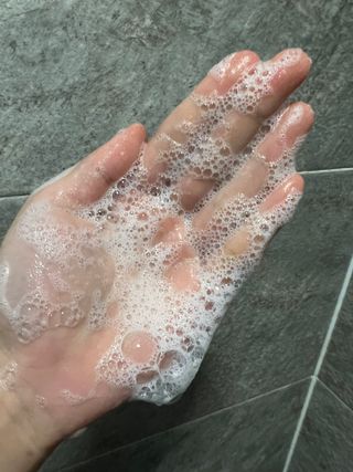 오투에니원 인컨보 바디 퍼퓸 샤워 젤 200ml — 5점을 준 리뷰어가 2023년 2월 올린 사용 사진
