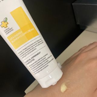 랑벨 비타 에너지 잡티 크림 75ml (피부 속 기미완화크림) — 5점을 준 리뷰어가 2022년 5월 올린 사용 사진