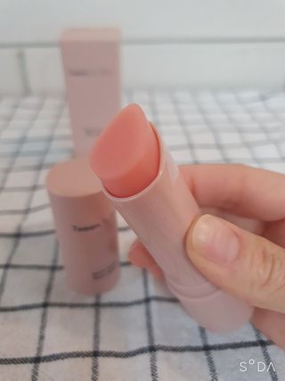 Tween.Ty Skin 트웬티스킨 멀티케어 스틱밤 — 5점을 준 리뷰어가 2022년 4월 올린 사용 사진