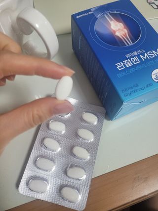 [경남제약헬스케어]케어플러스 관절엔 MSM 1000mg 60정/1개월분/관절/뼈/연골 영양/비타민D+아연/1일2정 — 5점을 준 리뷰어가 2024년 1월 올린 사용 사진
