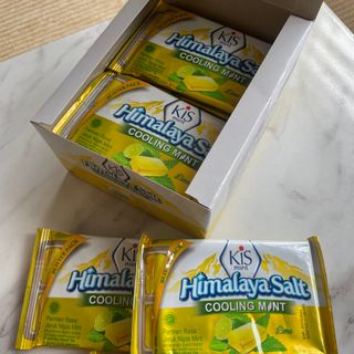 마요라 히말라야 솔트 캔디 2종-페퍼민트 맛, 라임민트 맛 — 3점을 준 리뷰어가 2023년 1월 올린 사용 사진