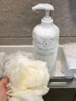 [닥터문] 센텔라 시카케어 화이트머스크 바디워시 1000ml — 5점을 준 리뷰어가 2023년 6월 올린 사용 사진