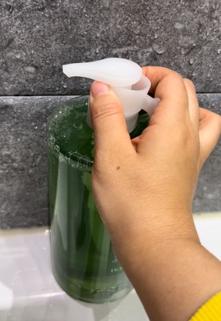 닥터시드 티트리 앤 라임 비건 지성케어 쿨 탈모 샴푸 (1000ml) — 5점을 준 리뷰어가 2023년 12월 올린 사용 사진