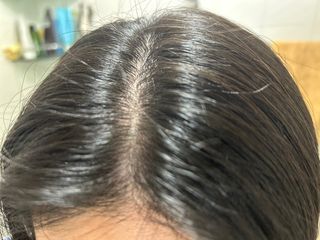 딸로 맥주효모 두피스케일러 / 각질&노폐물 타파 두피 딥-클렌징 — 5점을 준 리뷰어가 2024년 2월 올린 사용 사진