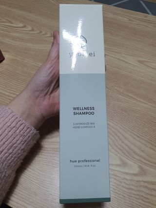 유메이 웰니스 샴푸 + 유메이 스칼프 브러쉬 — 5점을 준 리뷰어가 2022년 1월 올린 사용 사진