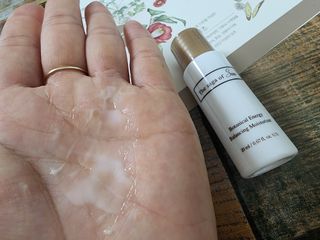 더사가오브수 [사가수] 효혜윤 보태니컬 에너지 에센스인로션 20ml /아이포올 스틱 3g — 4점을 준 리뷰어가 2023년 2월 올린 사용 사진